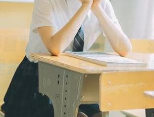 翻看‘51bl4’里的‘永久’信息，心里却在默念：能不能先休息一下？
