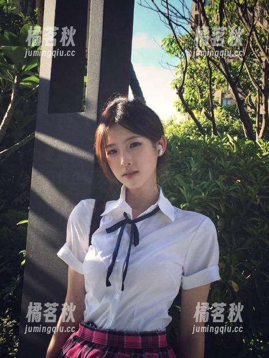 51吃瓜 一边下载51吃瓜网址,一边期待会有什么惊天大瓜等着我,心里还是很忐忑的!