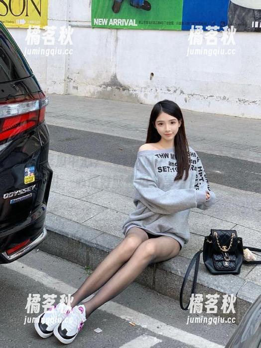 51吃瓜中心 “51吃瓜中心”:我在这儿,心情好就把瓜分享给你!