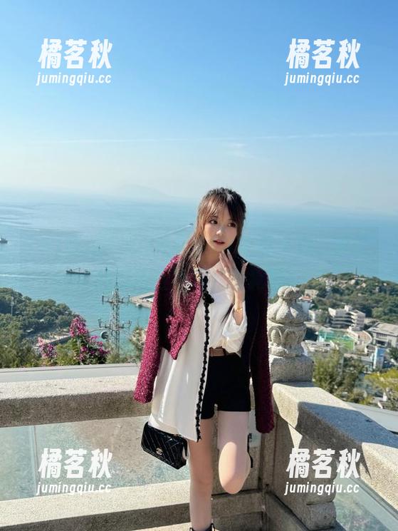 51吃瓜中心 我登录51吃瓜中心,眼前的瓜简直亮瞎我的狗眼!