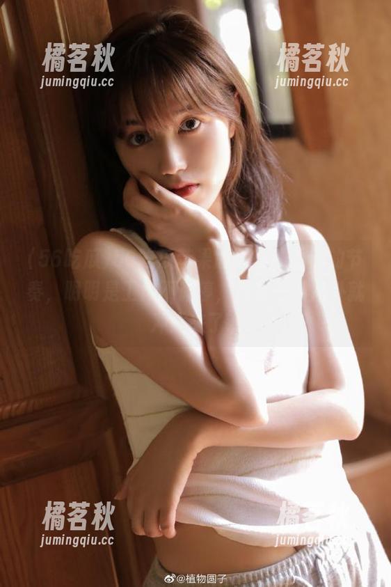 56吃瓜苹果版，在线看瓜的节奏，明明是工作不许停，但是一条八卦就冲进来了...