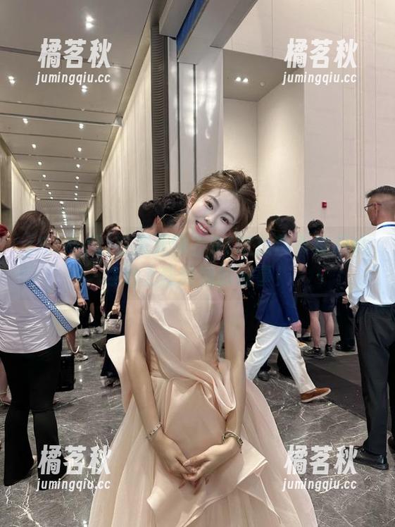 91吃瓜 在家无聊?91吃瓜首页视频给你送上热腾腾的趣事!