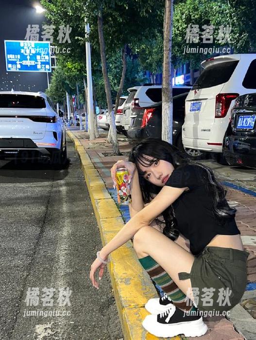 91吃瓜 听说“91吃瓜”有个黑料资源库,进去就像逛宝藏地图?