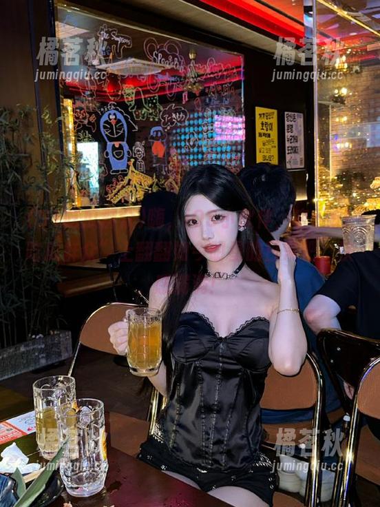 91吃瓜群众 嗨,iOS小伙伴,来“91吃瓜群众”上翻翻如今明星的日常吧,快感满满!