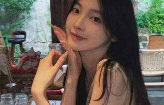 下载cgw前，我以为是不值一提的吃瓜app，结果被美食诱惑到了，还顺便吃了大瓜！