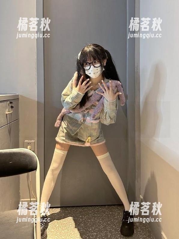 cgw 扫码进“cgw”传送门,不担心走丢,就怕一口吃下整颗瓜!