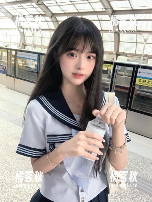 在www.tttzzz.com入口看八卦，理智甩到脑后去了！