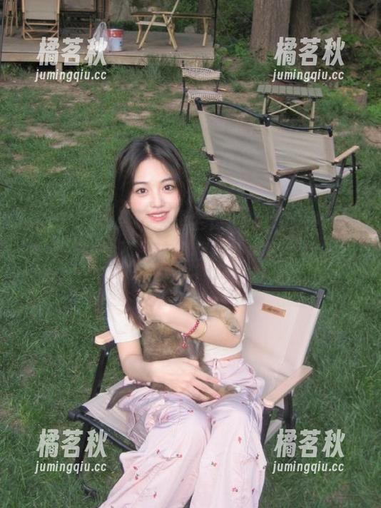 xgua 聊天记录里全是xgua99官网的线索,我是不是该给我的奶茶盖个标签:手赚瓜财?