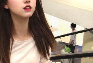 跟着zztt10.ccm走进黑料“首页”,每个瓜都让人忍不住想多纠结一下。