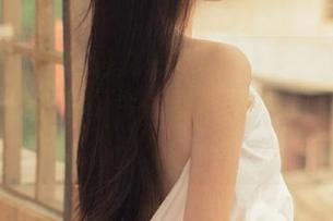 九一吃瓜中心的视频更新，是在提醒我”今晚要不要再默默刷牙“？