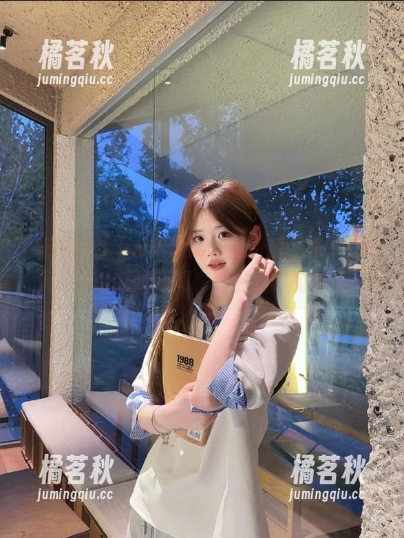 吃瓜网 cgw吃瓜网的免费瓜,像一阵微风,轻轻抚过心间,留下细腻的触感。