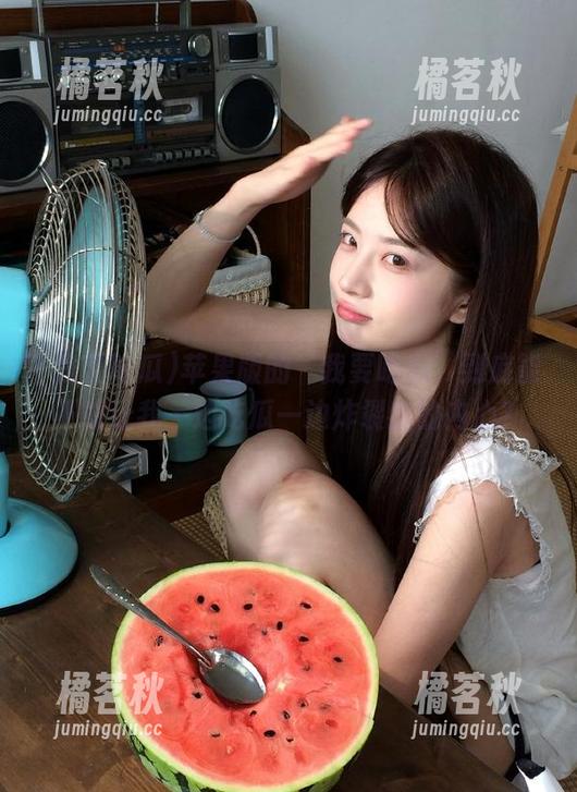 我要吃瓜 苹果版的‘我要吃瓜’到底能不能让我一边吃瓜一边炸裂我的内心?