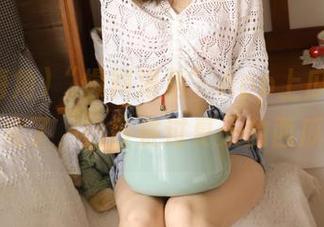 “爆料海角”App上瓜子都快割完了,热度赛过夏天的西瓜!