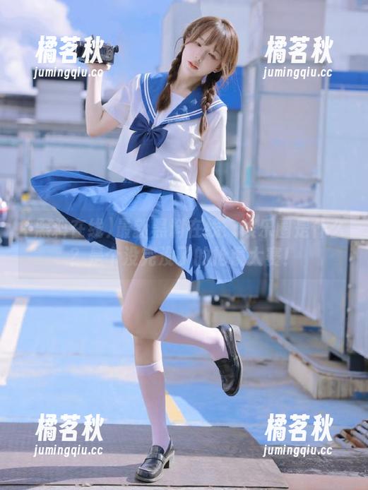 黑料在线 最新黑料在线:娱乐圈是什么?是个没完没了的抢镜大赛!