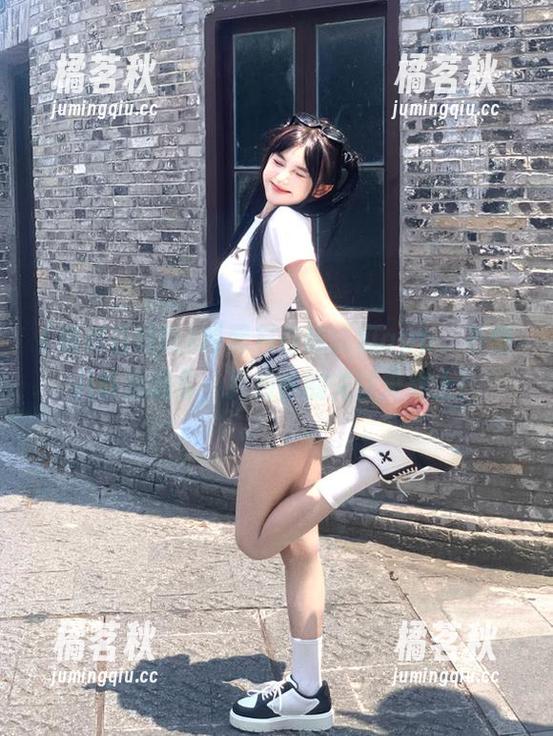 黑料在线吃瓜 黑料在线吃瓜app,不怕八卦远离你,只怕你的关注没跟上!