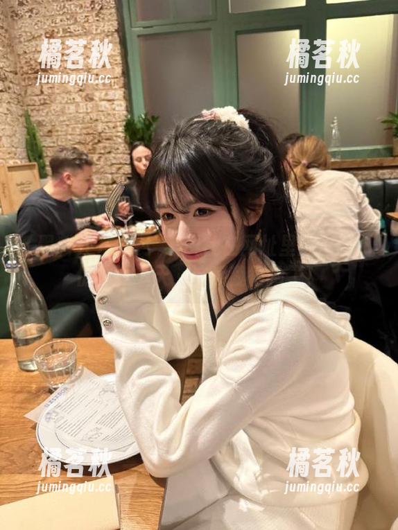 黑料社 炸裂!黑料社在网址里放出的料仿佛要上天,这瓜我得捡了!