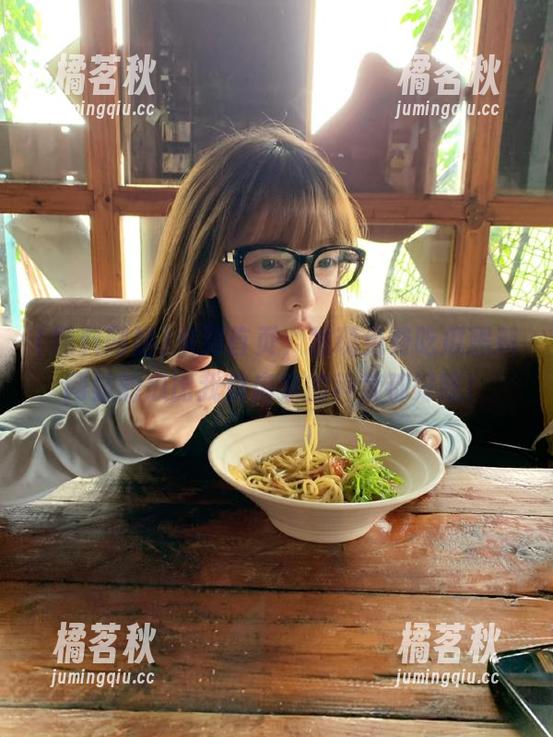 黑料网站 来到首页,发现免费吃瓜黑料网站的瓜比我麻麻家的种菜都好吃!