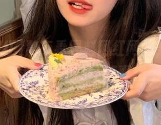 熬夜看黑料网红网站,吃瓜的我已经不怕任何真相