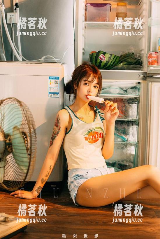 黑网料 想抱紧2025年最后的热度?黑网料app恰到好处,个性满满!